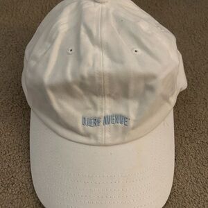 White djerf avenue hat